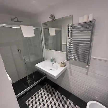 Spazio Cavour בית הארחה