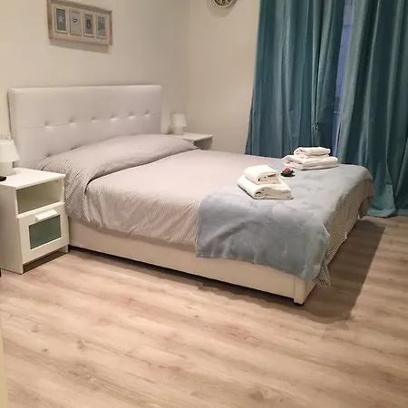 ゲストハウス Spazio Cavour 4*