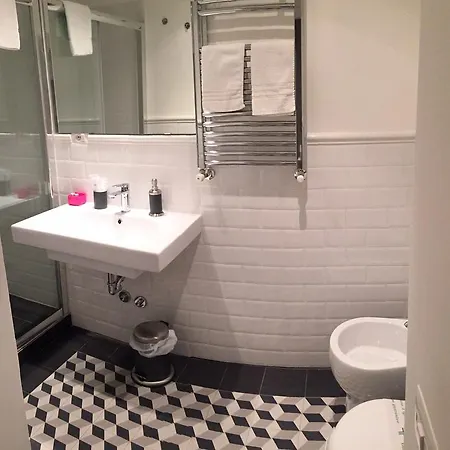 Spazio Cavour ゲストハウス 4*