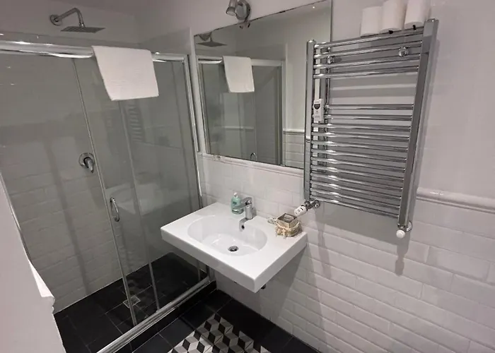 Spazio Cavour בית הארחה