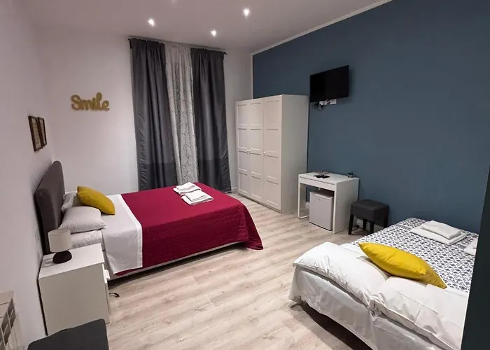 Spazio Cavour בית הארחה 4*