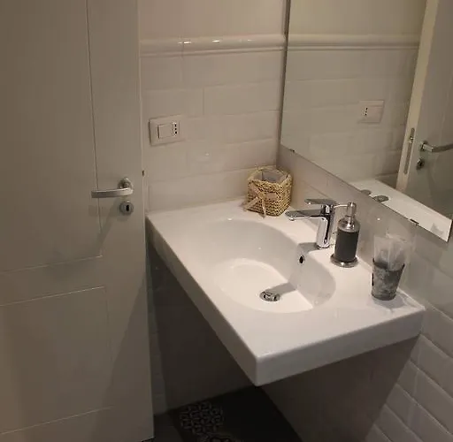 Spazio Cavour בית הארחה רומא