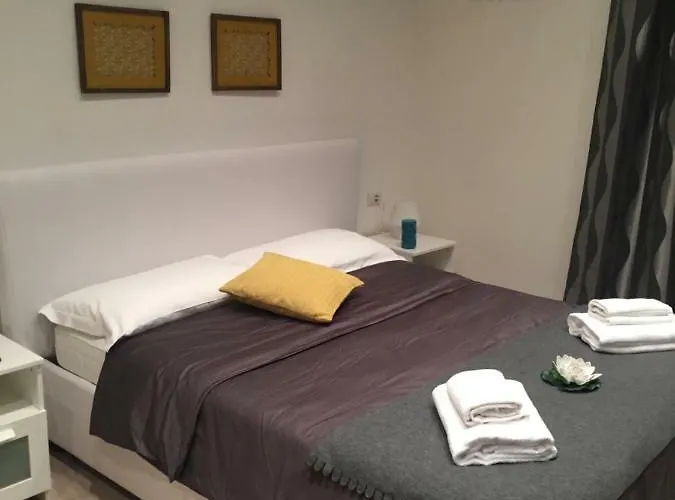 Spazio Cavour 4* רומא