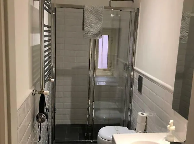 Spazio Cavour בית הארחה