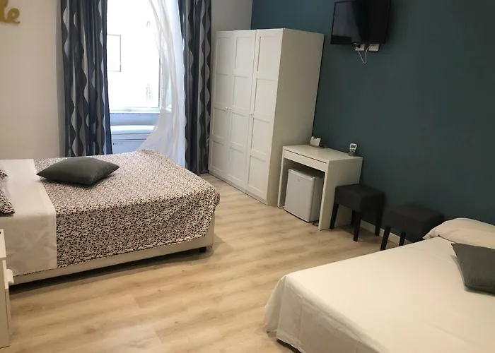 Spazio Cavour בית הארחה רומא