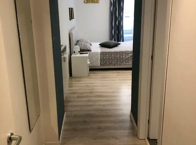 Spazio Cavour בית הארחה